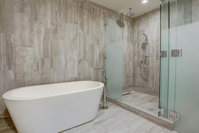 Building Photo - 44 East Ave