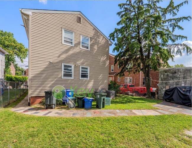 Building Photo - 199 Brookside Ave