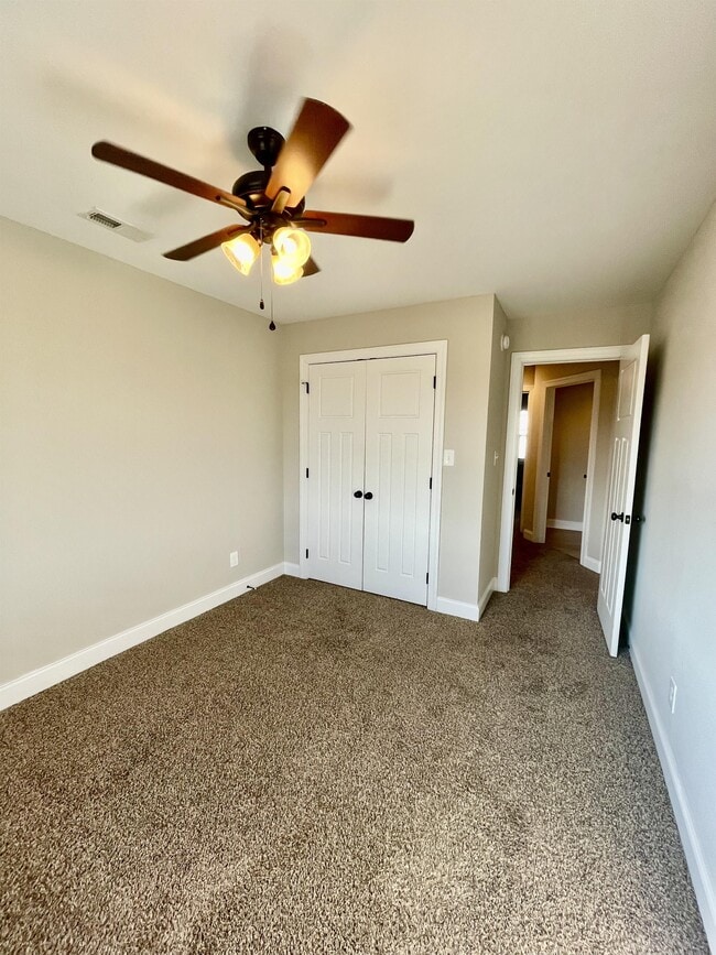 Building Photo - 211 Capstone Dr