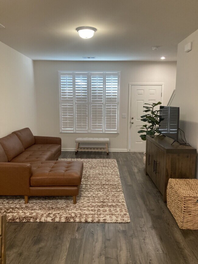 Building Photo - FULLY FURNISHED Home in Hermatige