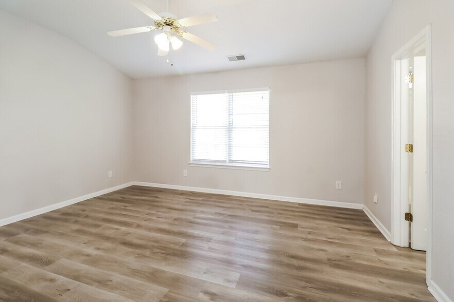 Building Photo - 4929 Patricia Ann Ln