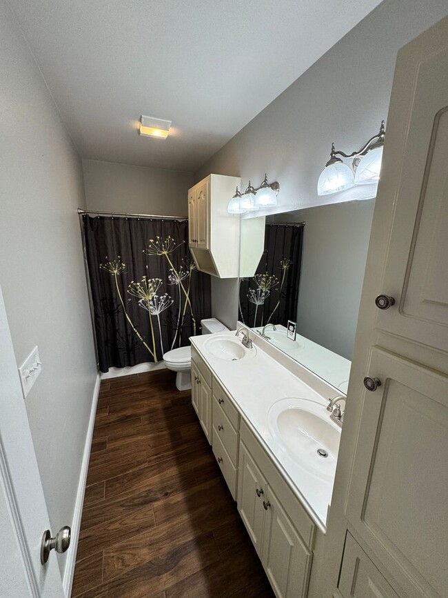 Building Photo - Gated Community close to Barksdale Air For...