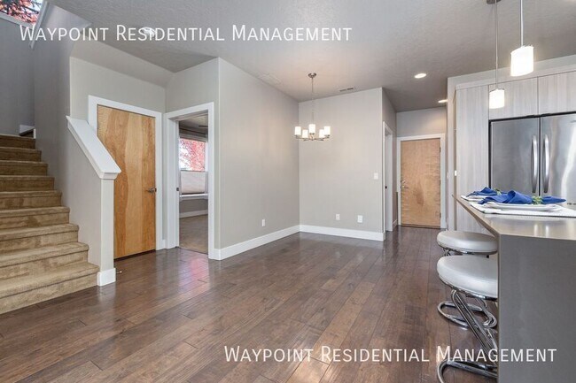 Building Photo - 1415 E Lone Creek Dr