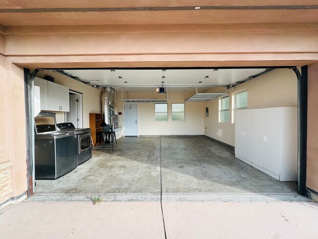 Building Photo - 464 Sonoma Mountain Rd