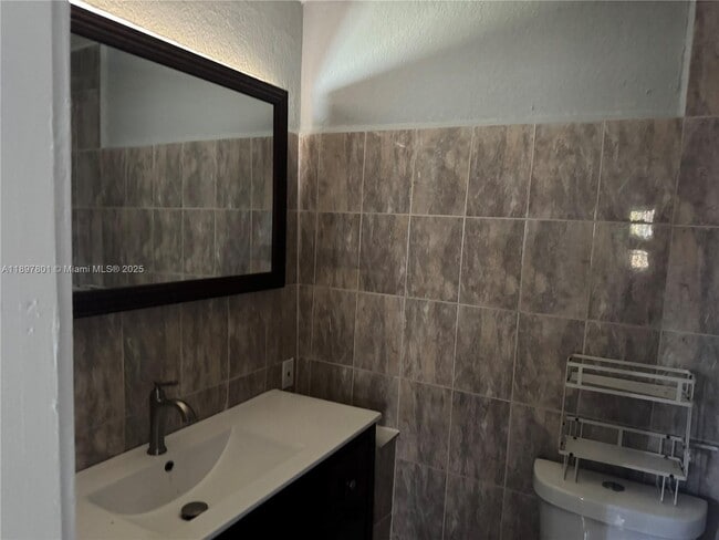 Building Photo - 3491 NW 33rd Ct