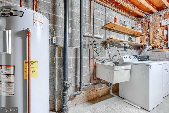 Building Photo - 414 Five Farms Ln