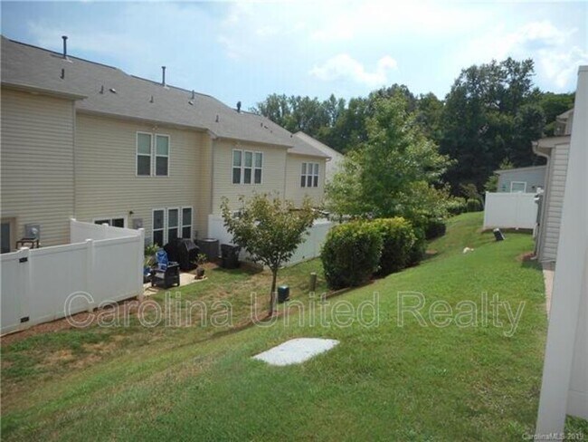 Building Photo - 6538 Portland Rose Ln