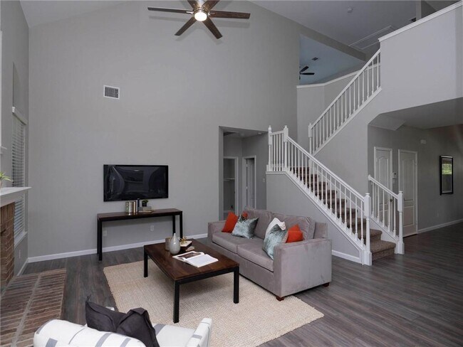Building Photo - 912 Rusk Rd