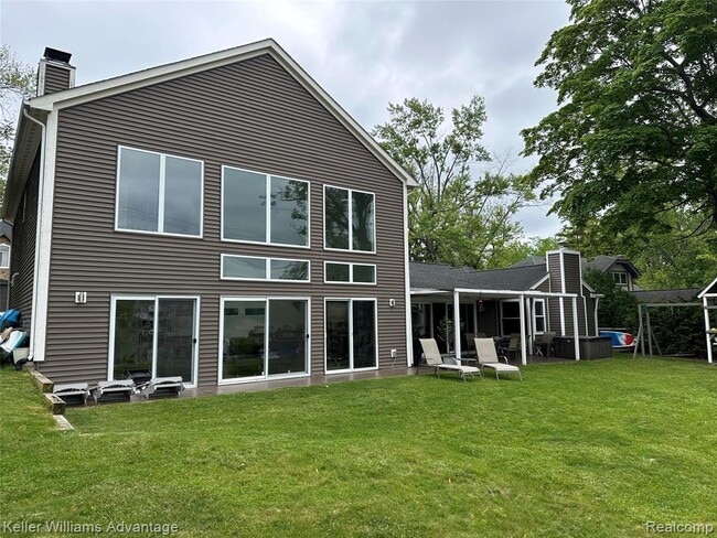 Building Photo - 4066 Fieldview Ave