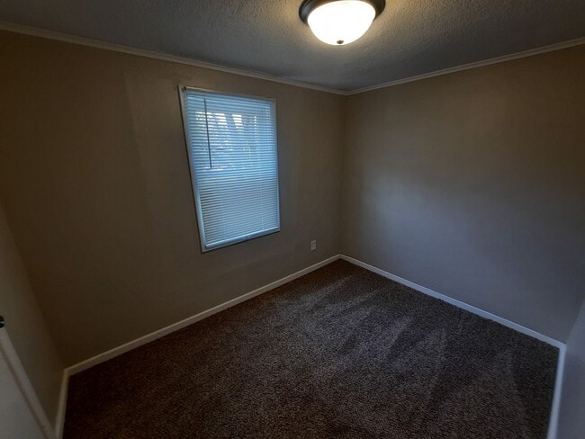 Building Photo - 3 Bedroom, 2 Bathroom Home with 1+ car attached garage