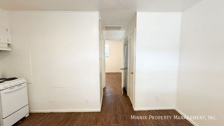 Building Photo - 2212 2nd St