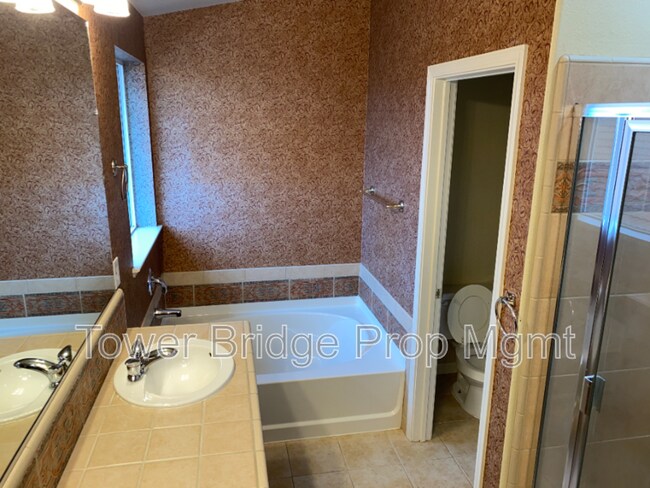 Building Photo - 10949 Bellone Way