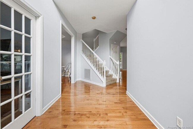 Building Photo - 9388 Ottoway Ct