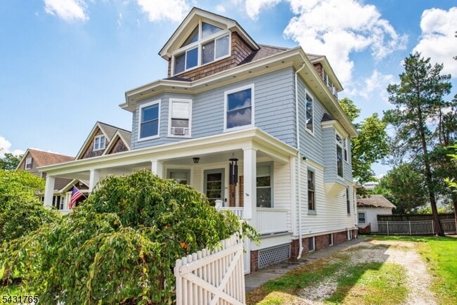 Building Photo - 294 Claremont Ave