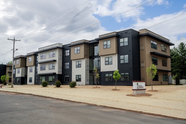 Building Photo - Evergreen Landing Apartments on 8th