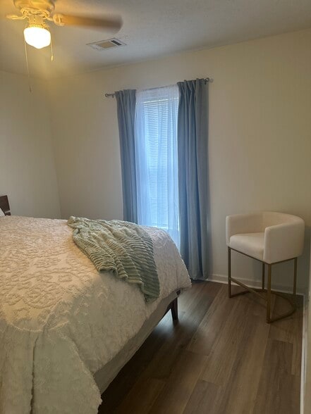 Building Photo - 132 Cedar Glen Ln