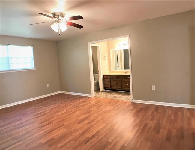 Building Photo - 603 Lake Sardis Dr