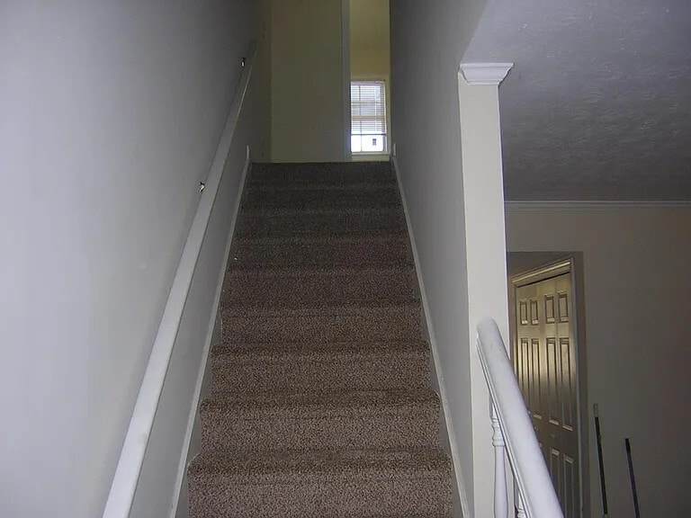 Building Photo - 2220 Kings Gate Cir