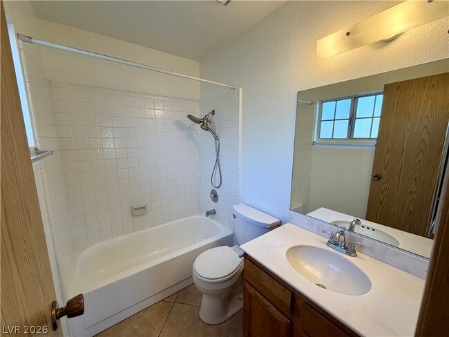 Building Photo - 525 Close Ave