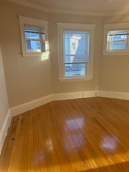 Building Photo - 160 Washington St