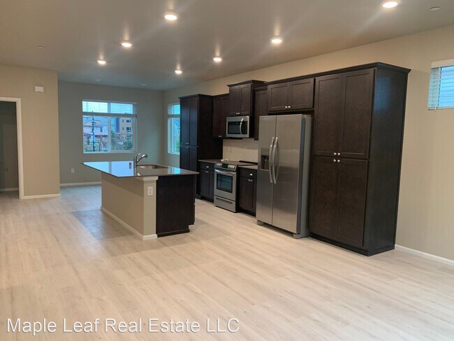 Building Photo - 3 br, 2.5 bath House - 32661 Ten Trails Pk...