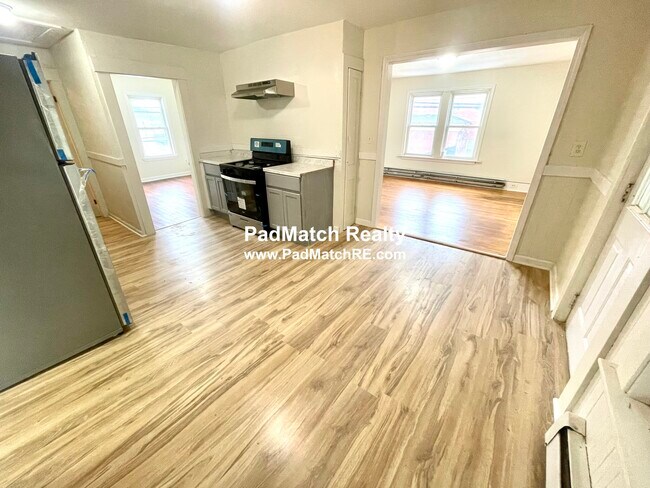 Building Photo - 65 Crystal St