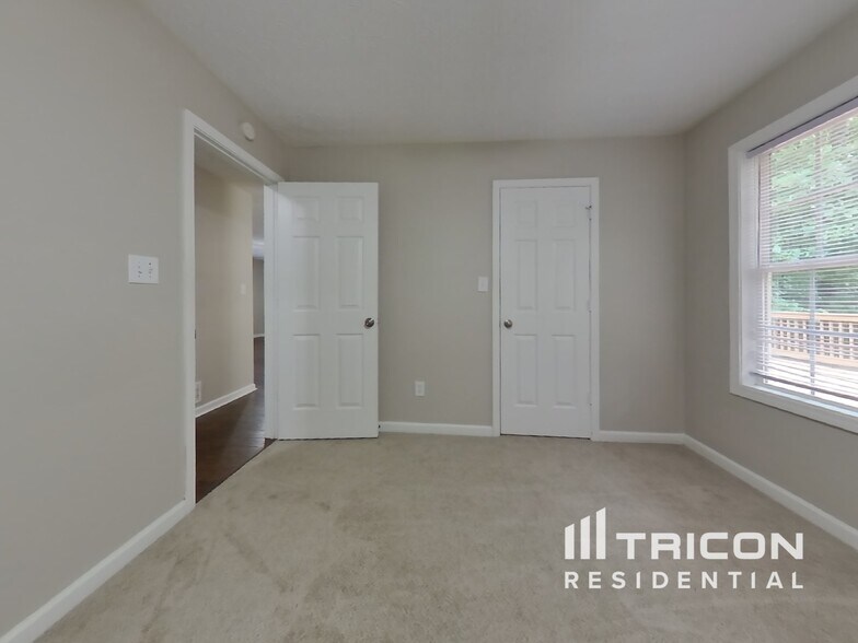 Building Photo - 299 Orchard Dr