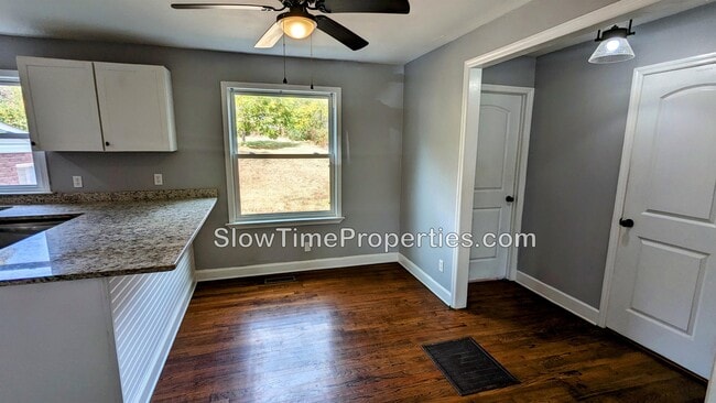 Building Photo - 31 Myrtle Ave