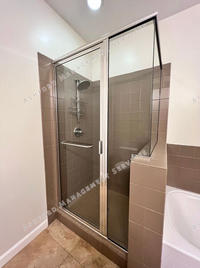 Building Photo - Scottsdale Luxury 2 Bed Condo with Mountain Views - Gated Artesia - Water Included