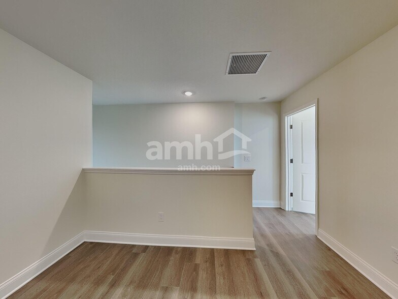 Building Photo - 16384 Willo Pines Ln