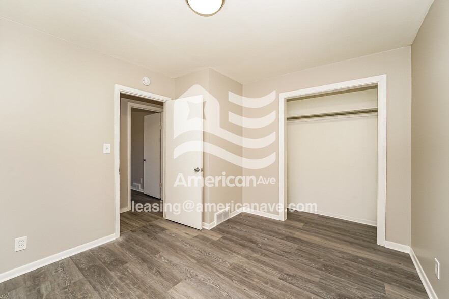 Building Photo - 905 Clement St