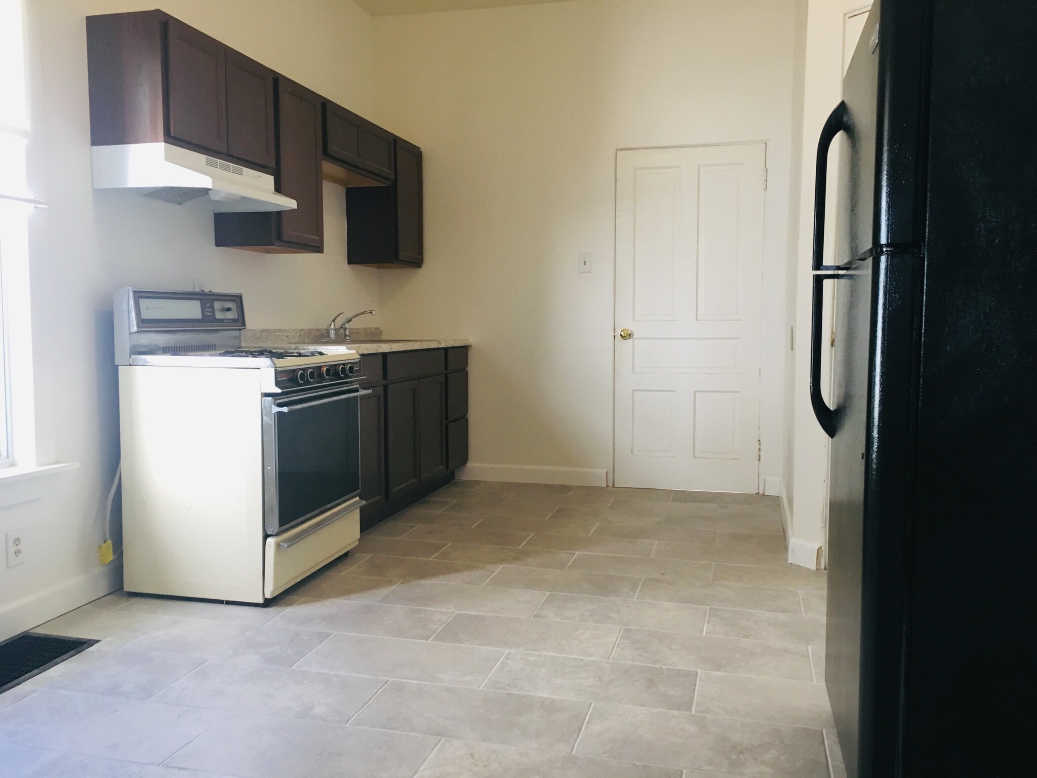 Kitchen - 4530 Lafayette Avenue