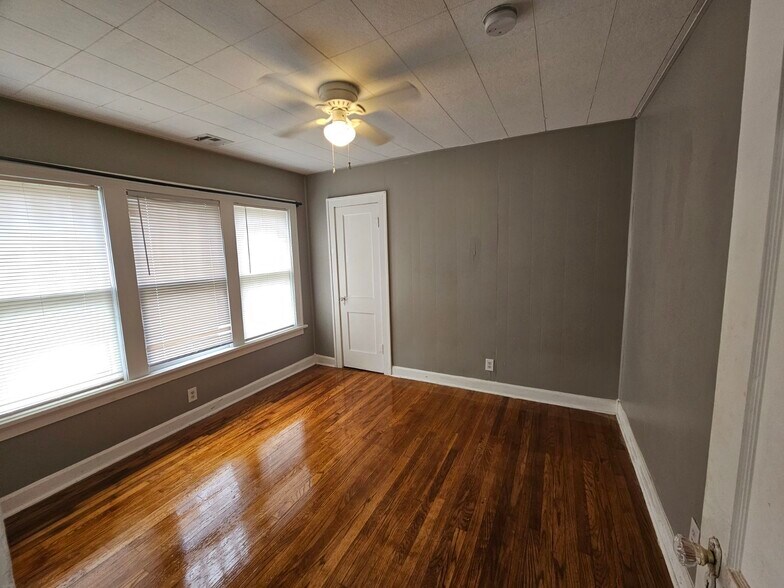 2nd bedroom - 1503 N Broadway Ave
