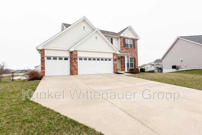 Building Photo - 2724 Ambridge Dr