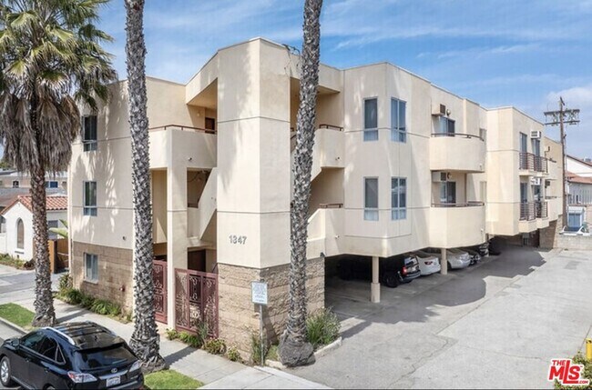 Building Photo - 2301 Santa Monica Blvd