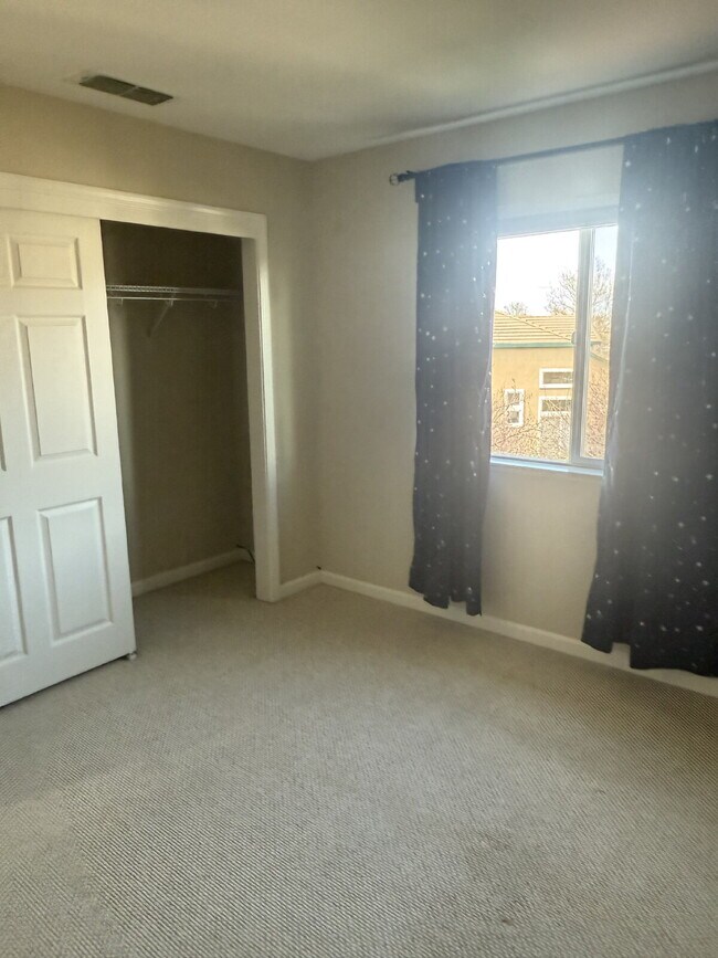 Building Photo - Charming 4-Bedroom, 3-Bathroom Single-Family Home