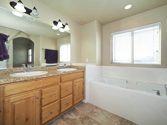 Building Photo - Perfect Town Home in Eagle Mountain