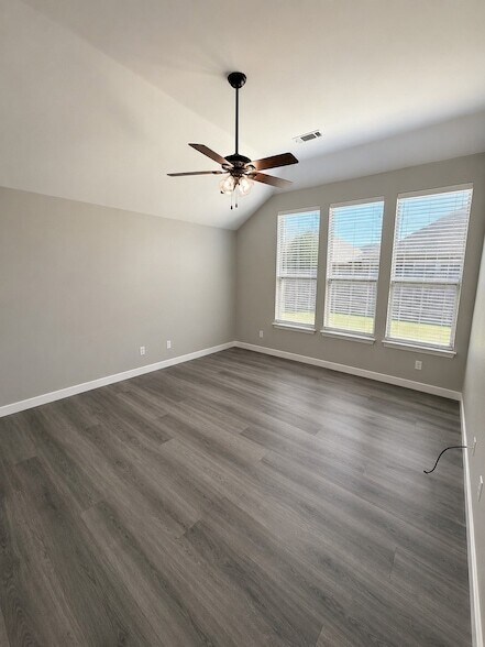 Building Photo - 1501 Toucan Dr