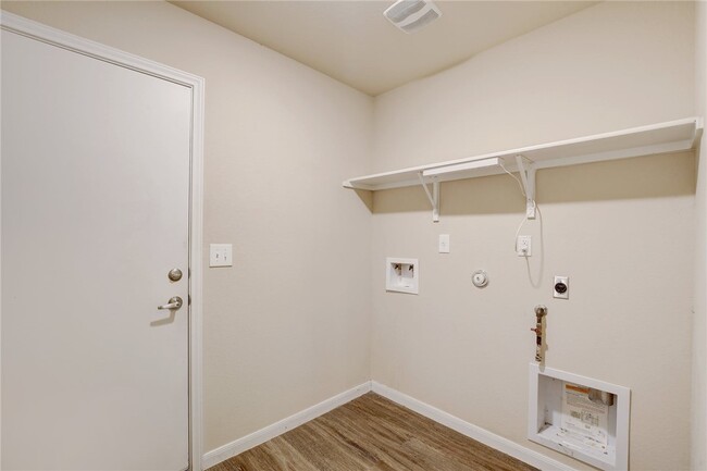 Building Photo - 217 Rafe Ct
