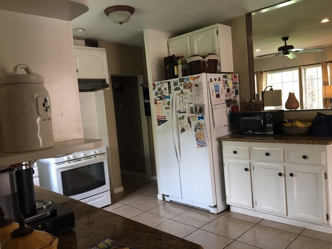 kitchen, overlook to living room - 4740 Sawtelle Blvd