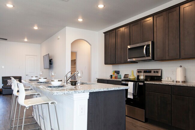 Building Photo - 1438 Lakebrook Dr