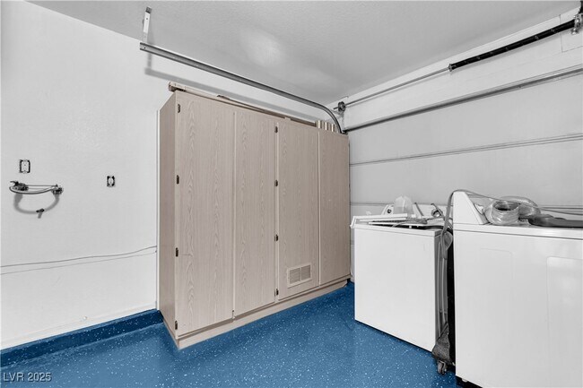 Building Photo - 9424 W Gold Mountain Ave