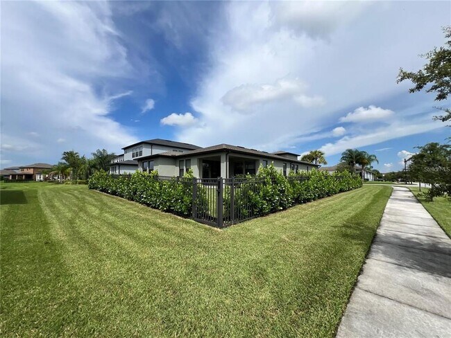 Building Photo - 4567 Tivoli Dr