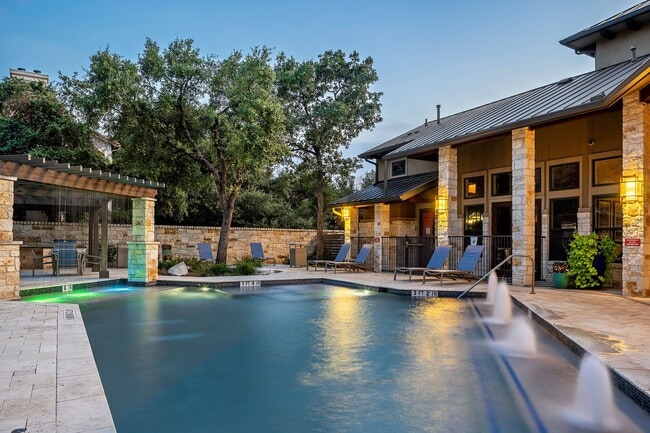Building Photo - Marquis at Barton Trails