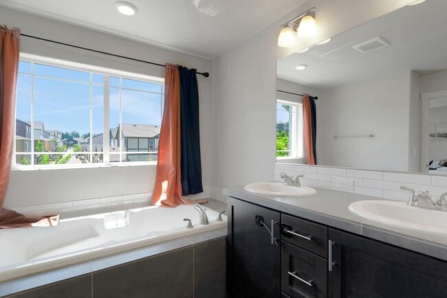 Building Photo - 16855 SW Townsville St