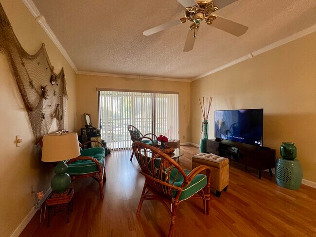 Building Photo - 3154 Via Poinciana