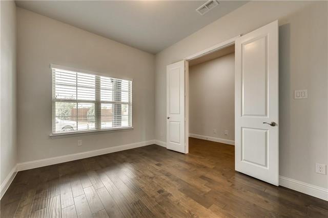 Building Photo - 1601 Primrose Pl