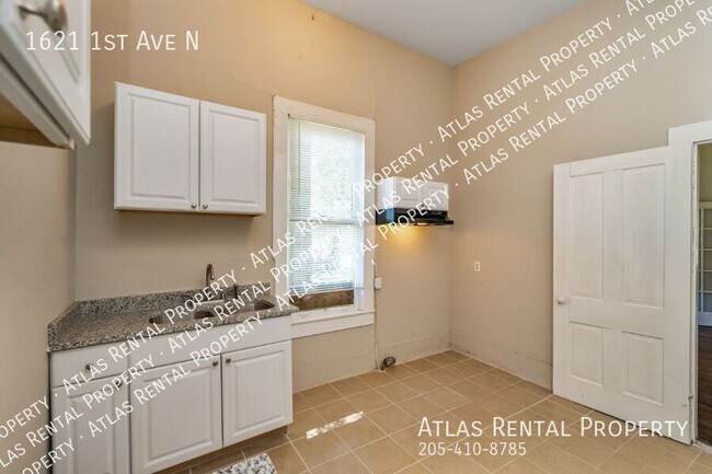 Building Photo - 1621 1st Ave N
