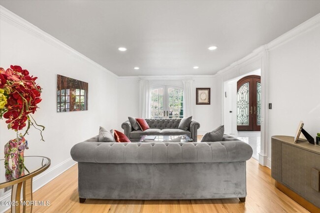 Building Photo - 13 Valley Forge Rd