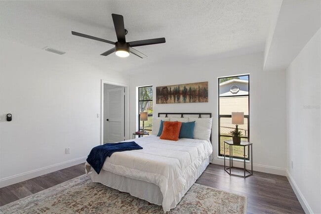 Building Photo - 11218 Creek View Dr